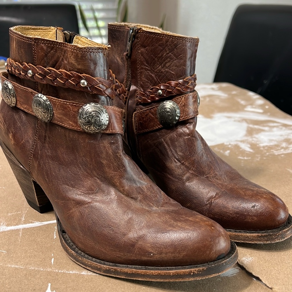 Miranda Lambert boots
